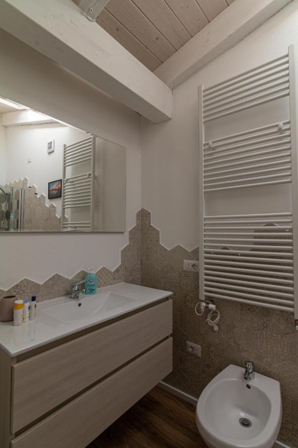 La Vecchia Dimora Bed & Breakfast Marrubiu Bagian luar foto
