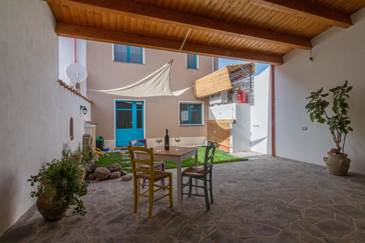 La Vecchia Dimora Bed & Breakfast Marrubiu Bagian luar foto