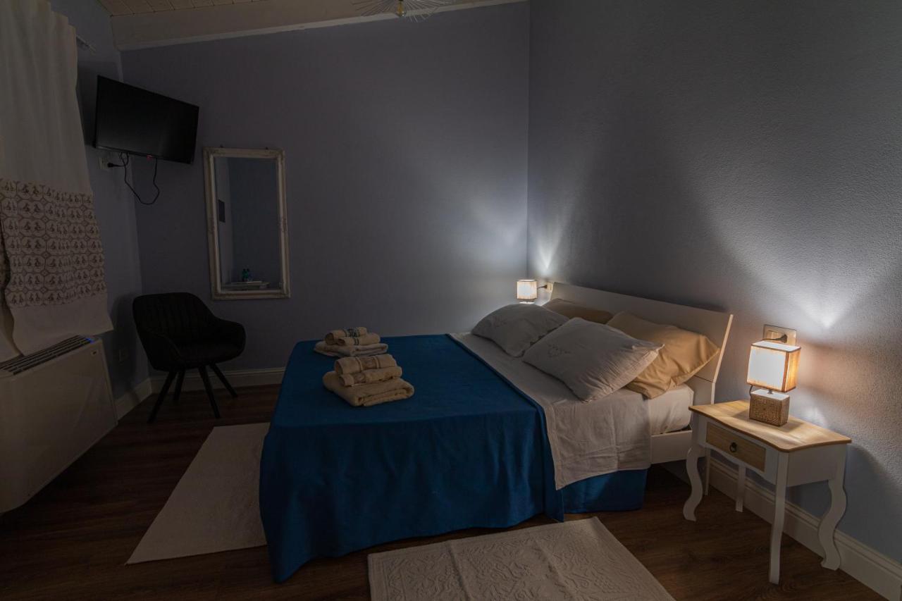 La Vecchia Dimora Bed & Breakfast Marrubiu Bagian luar foto