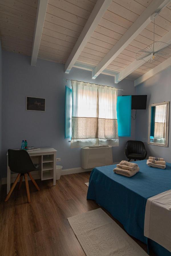 La Vecchia Dimora Bed & Breakfast Marrubiu Bagian luar foto