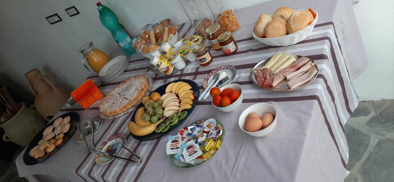 La Vecchia Dimora Bed & Breakfast Marrubiu Bagian luar foto